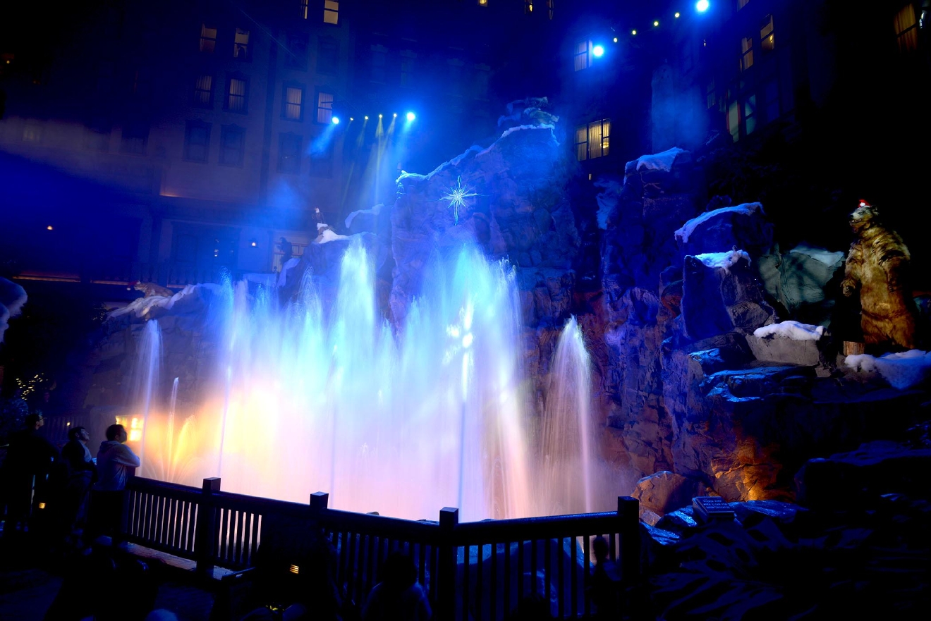 GALLERY Sam's Town Mystic Falls Park Christmas Decorations KSNV