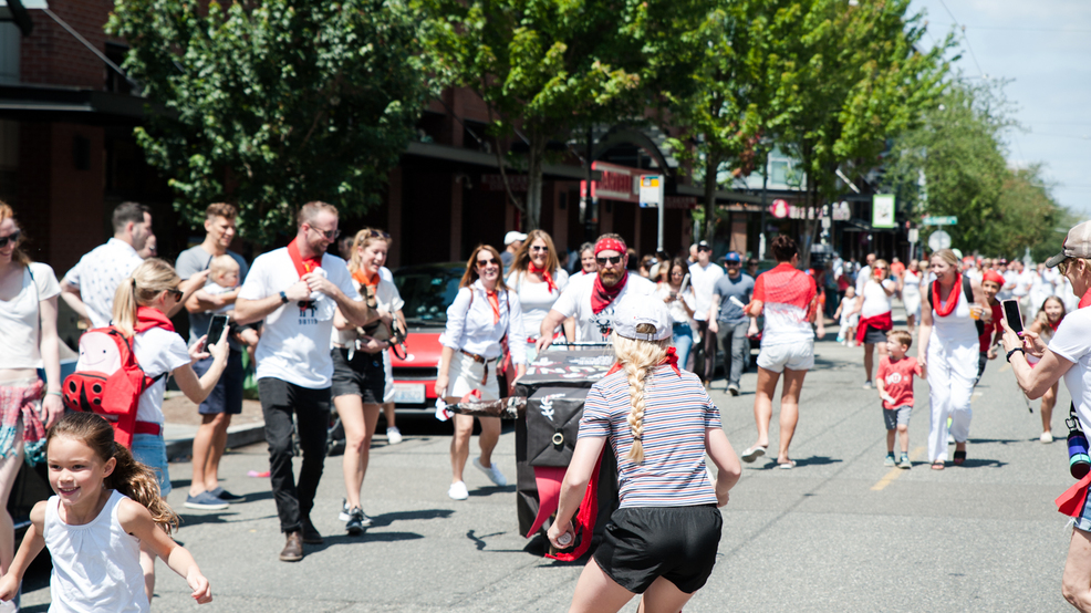 Photos The 10th Queen Anne Running of the Bulls was a sight to behold