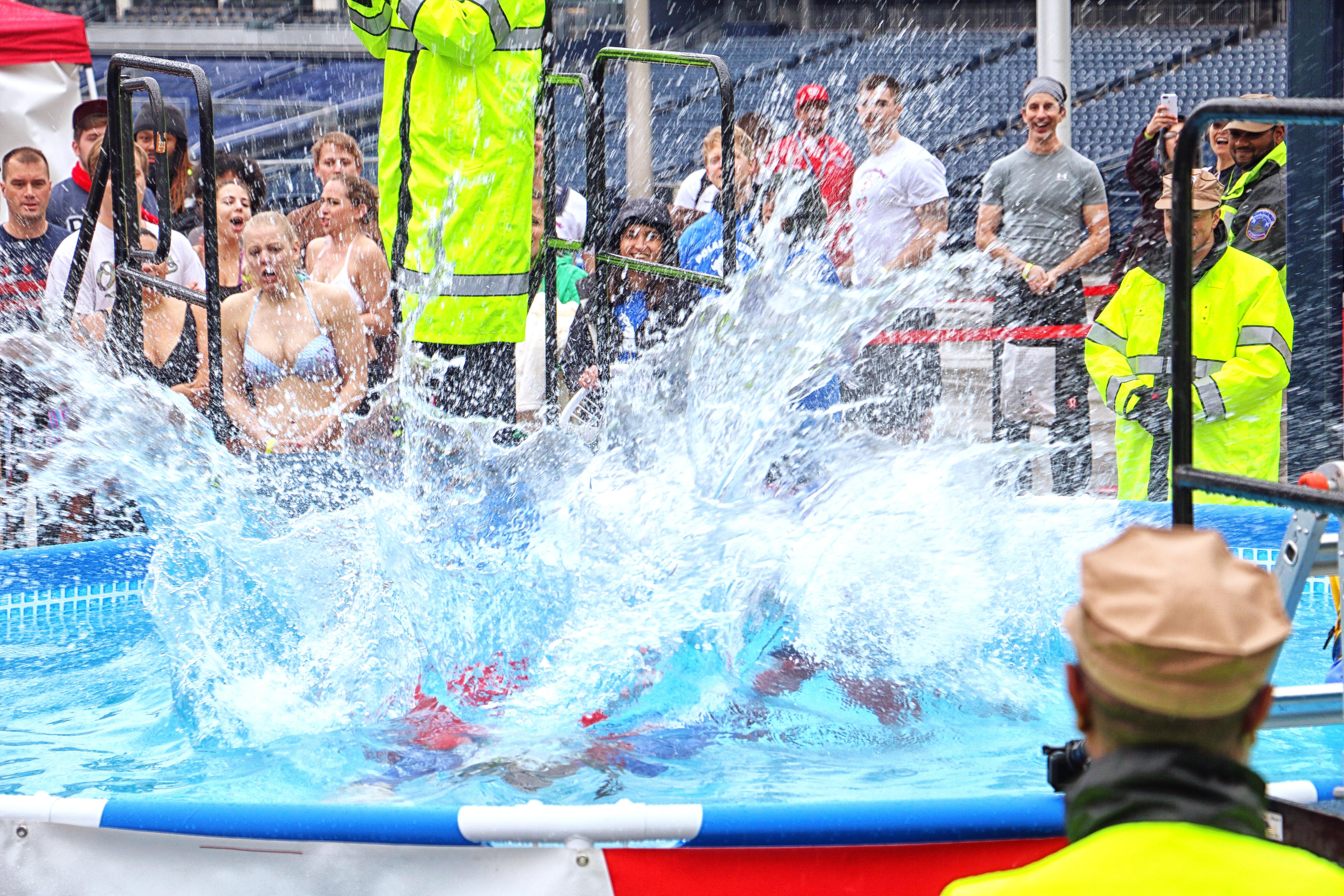 Polar Plungers Brave The Rain To Raise Money For Special Olympics D C 