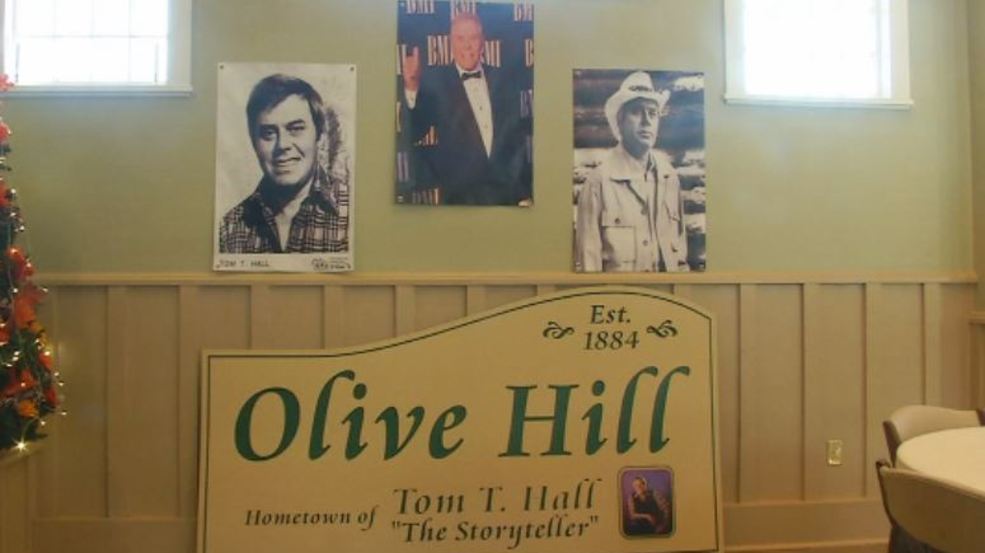 Olive Hill, Kentucky honors one of its own who made it big in country