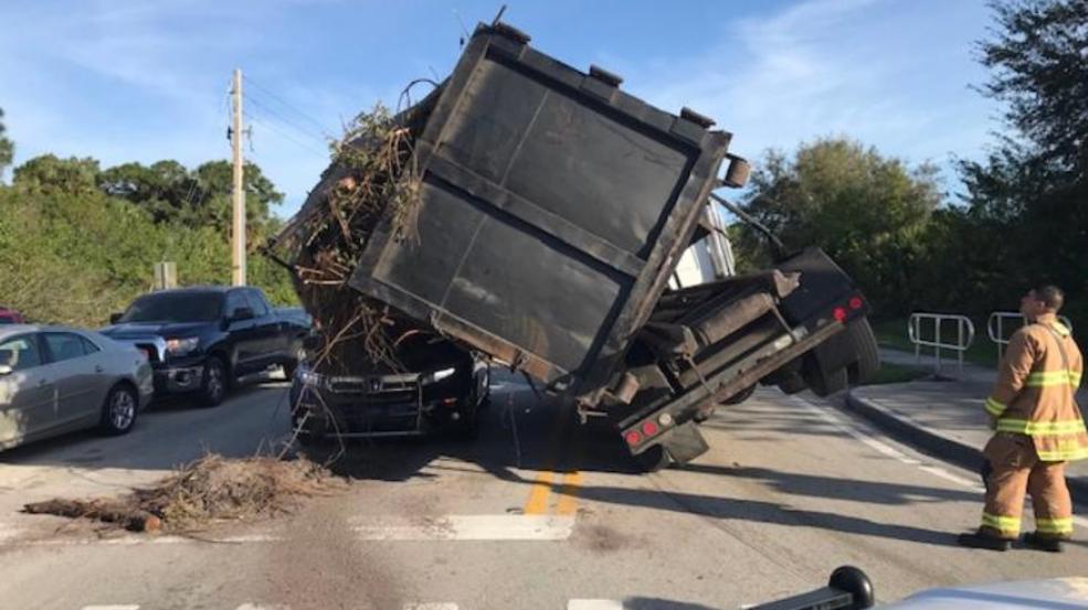 Dumpster Crushes Suv In Port St Lucie Wtvx