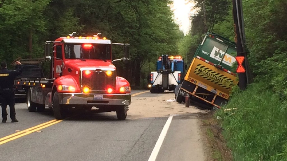 Head On Crash Sends Woodinville Garbage Truck Careening Into Ditch Komo 1497