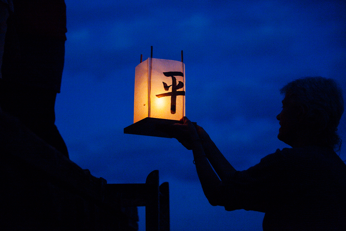Photos Floating lanterns light up Greenlake Seattle Refined