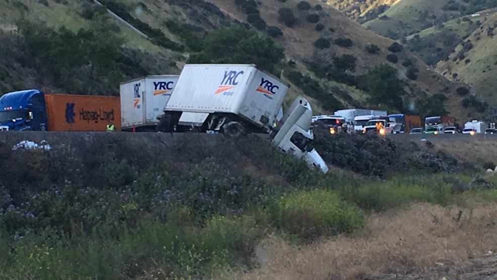 All Lanes Of NB I-5 On The Grapevine Back Open After Big Rig Jackknifes ...