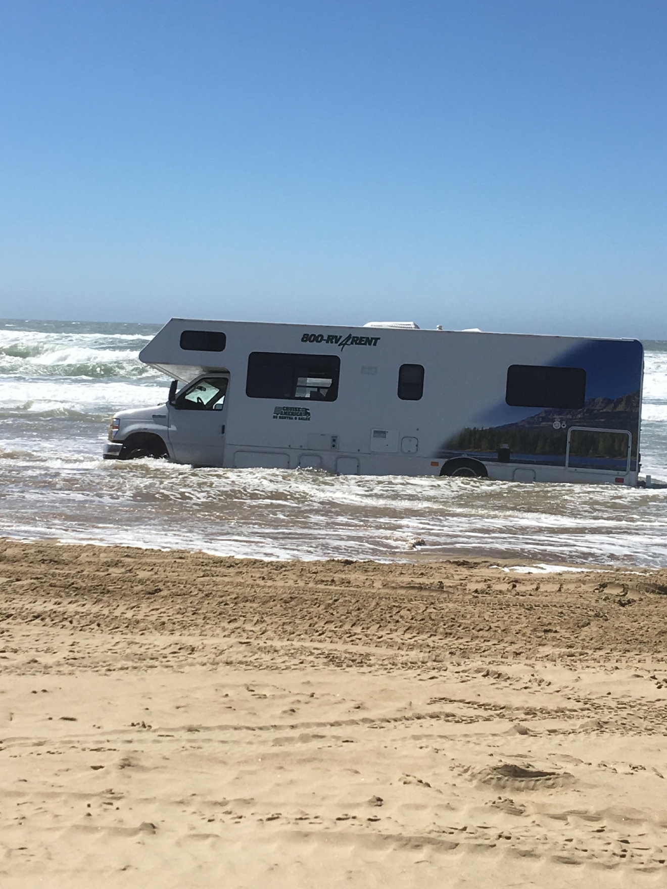 Pismo RV'er gets stuck and flooded (Video) KMPH