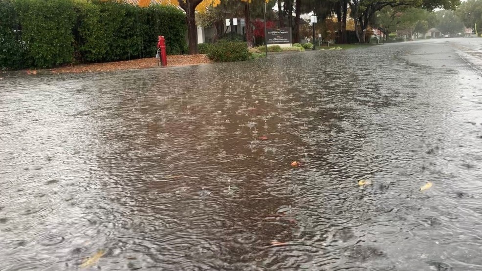 Fresno County hit by heavy rain along with lightning and thunder KMPH