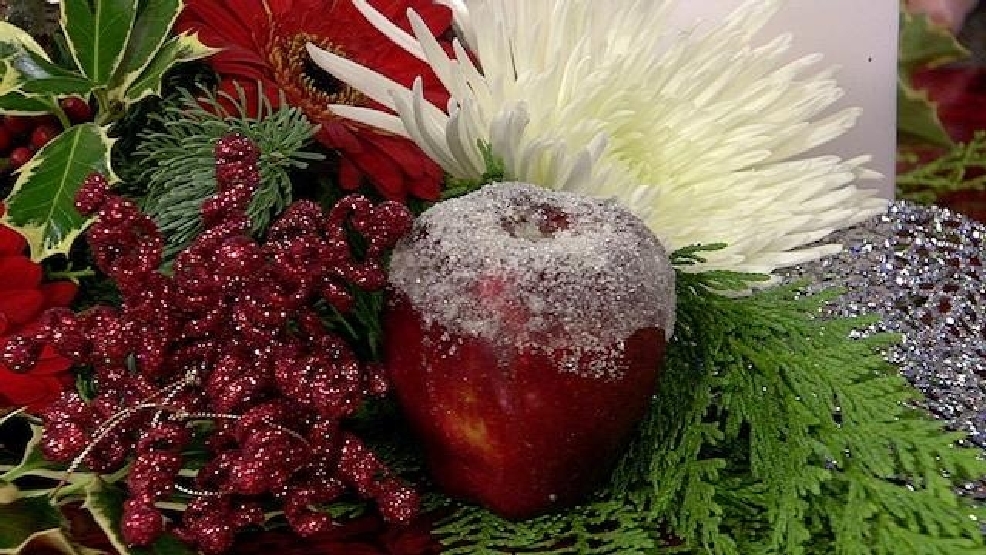 AMNWHOLIDAYCENTERPIECE.jpg