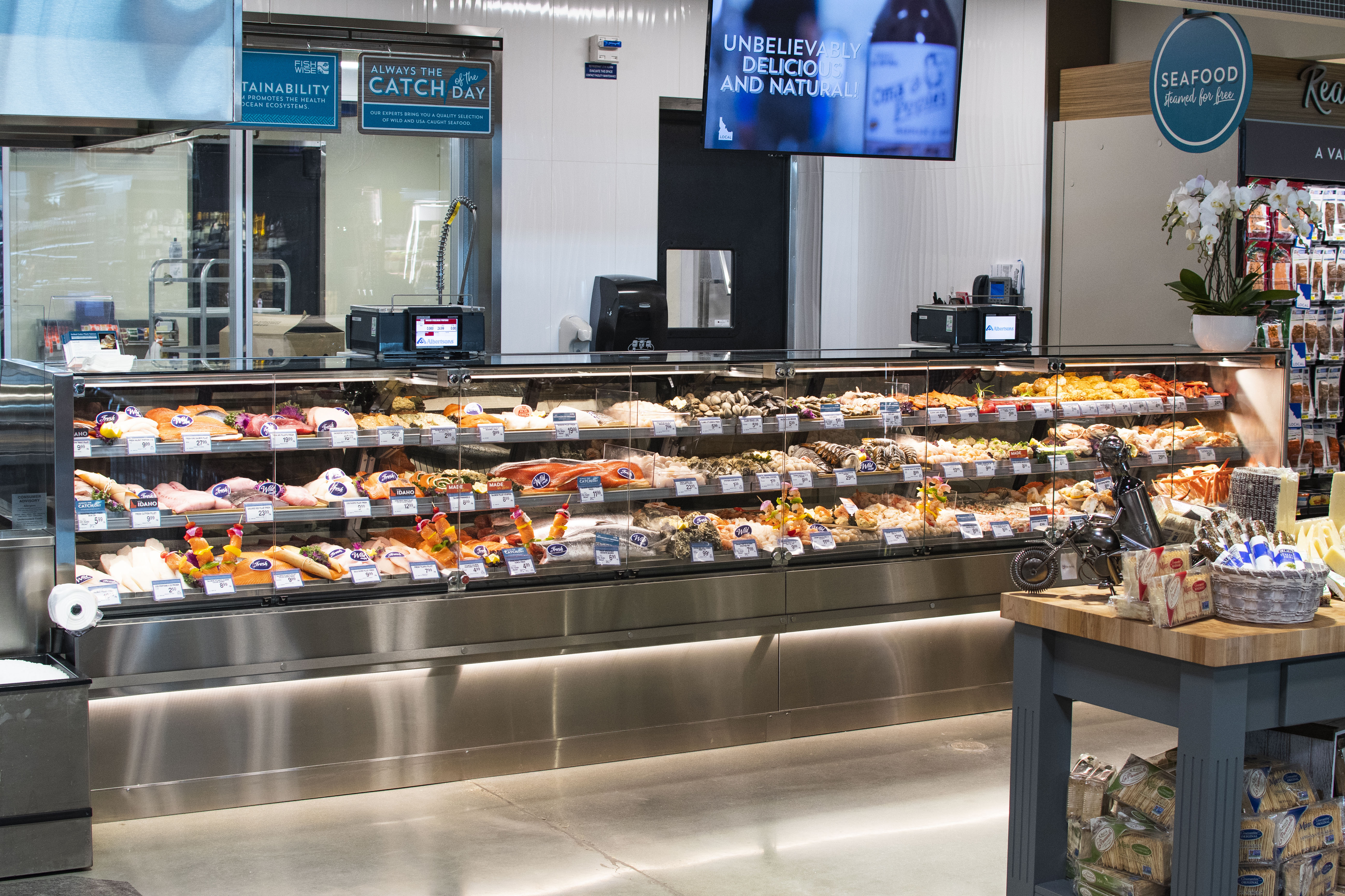 watch-check-out-albertsons-new-flagship-store-kboi